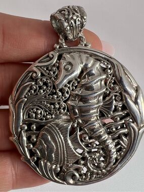 SARDA Sterling Silver Seahorse Pendant Necklace